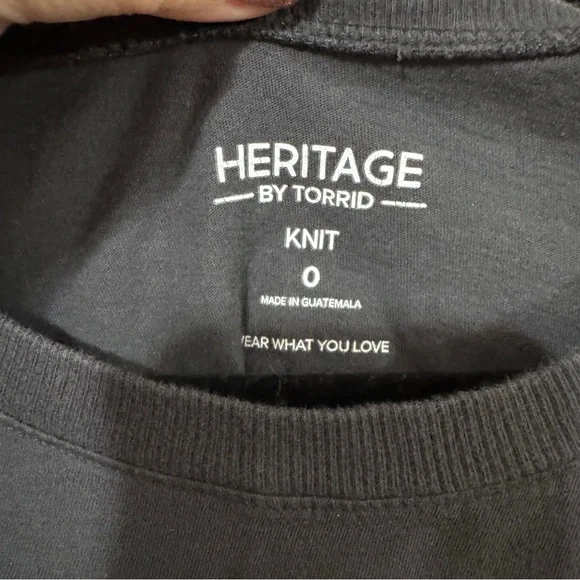 Torrid Heritage Yin-Yang Sun & Wave Graphic Tee — Size 0 - Picture 2 of 4